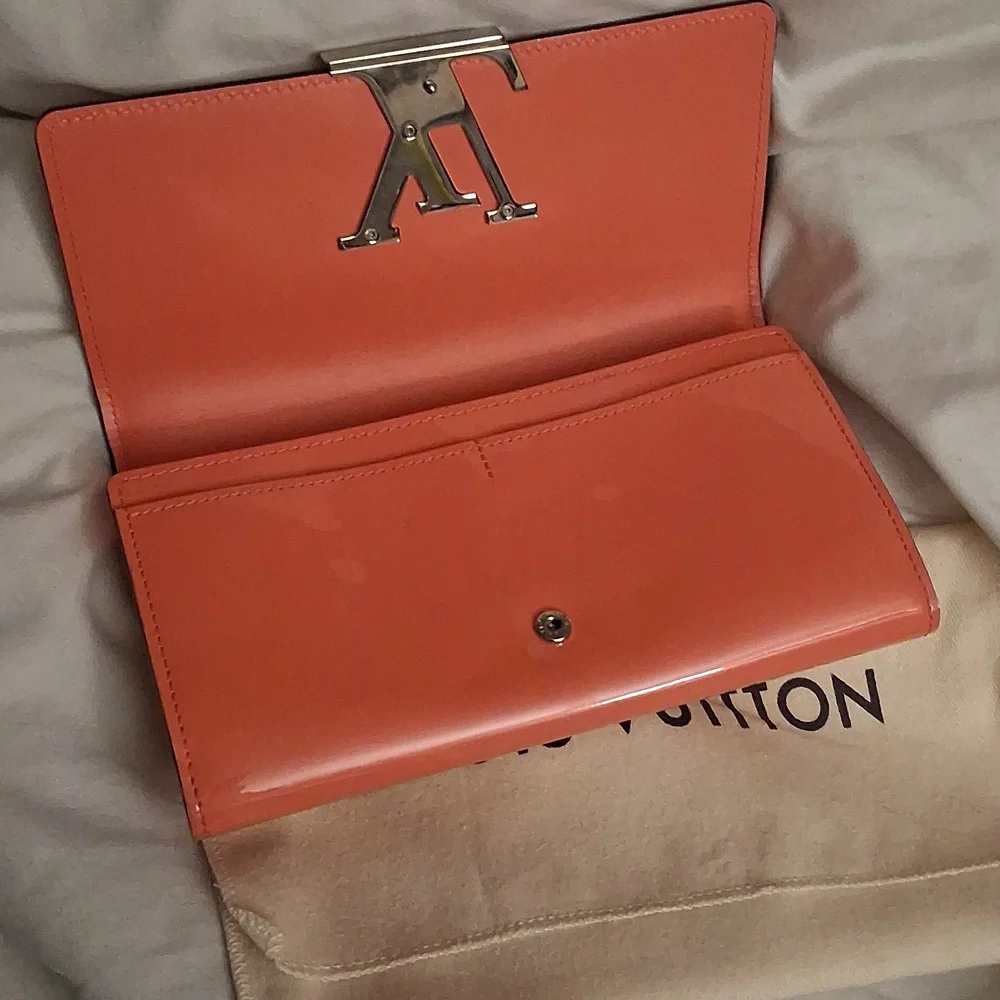 Louis Vuitton Pink Wallet with Silver Logo - Picture 2 of 3